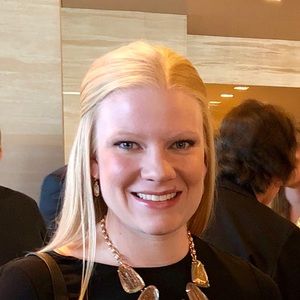 Meet your Posher, Lauren